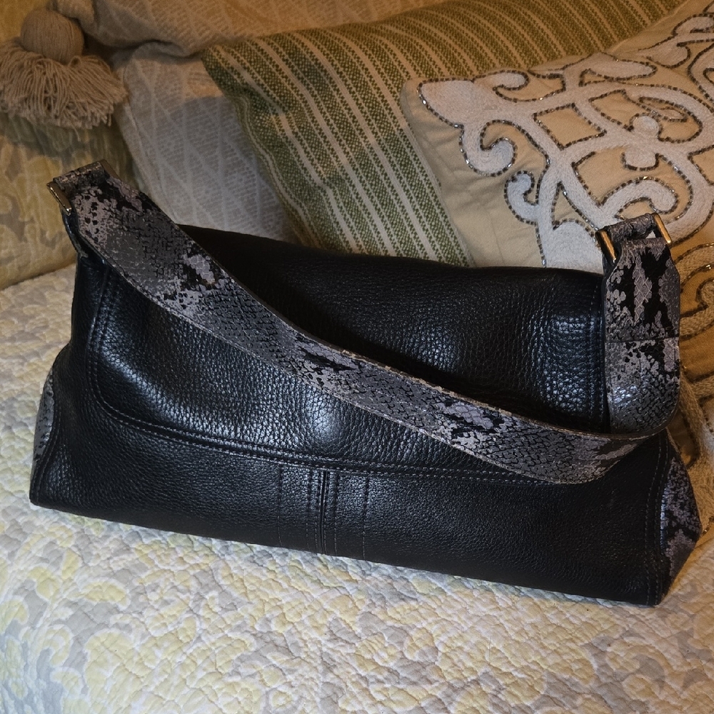 Kenneth Cole Black Leather Shoulder Bag with Snake Print Strap